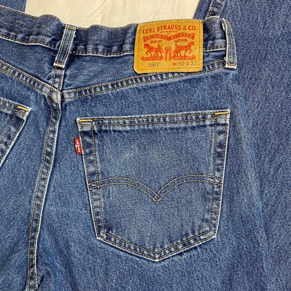 Levi’s 550 Men’s Classic Blue Wash Relax Fit Jeans  Size W-30 L-32 - Picture 5 of 6